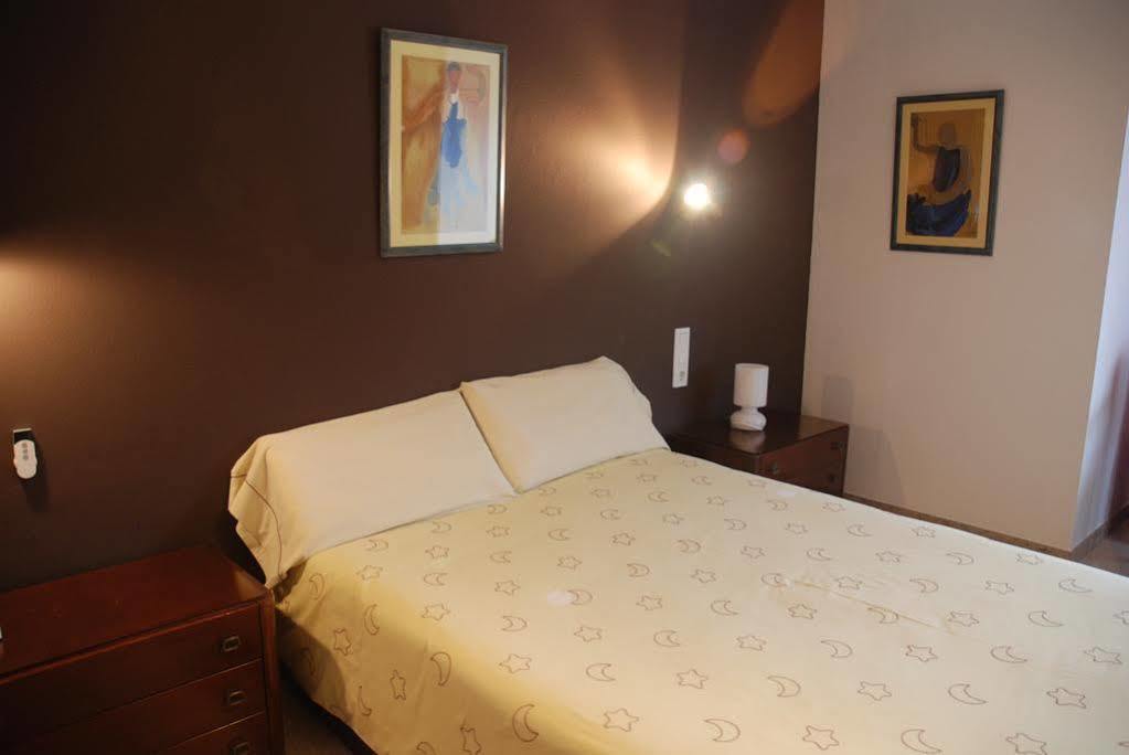 Hostal Torras Sant Hilari Sacalm Exteriör bild