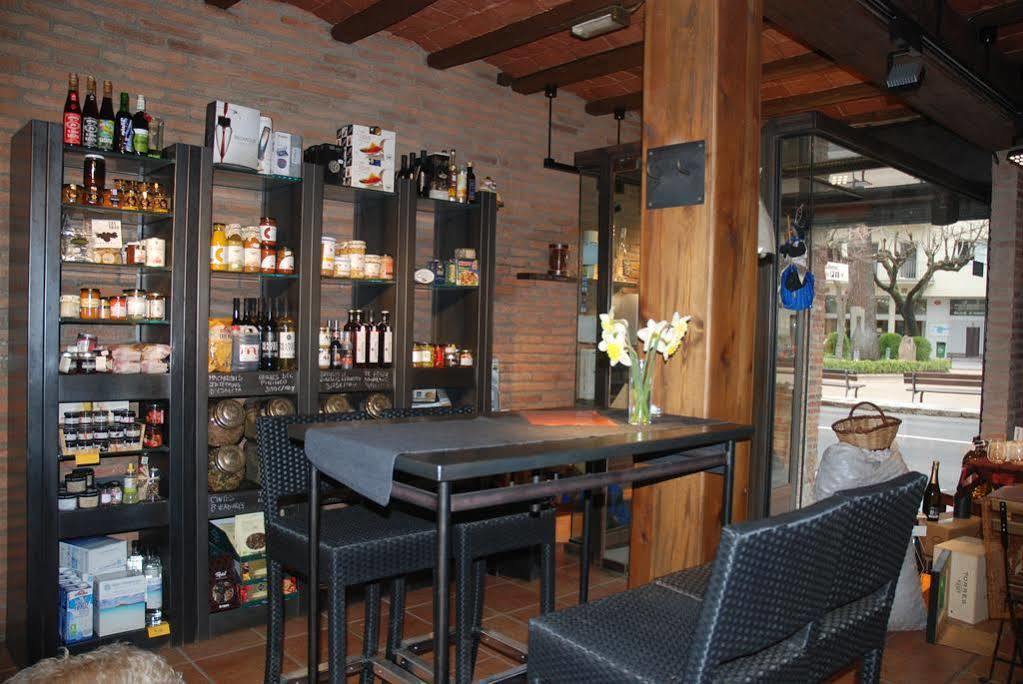 Hostal Torras Sant Hilari Sacalm Exteriör bild