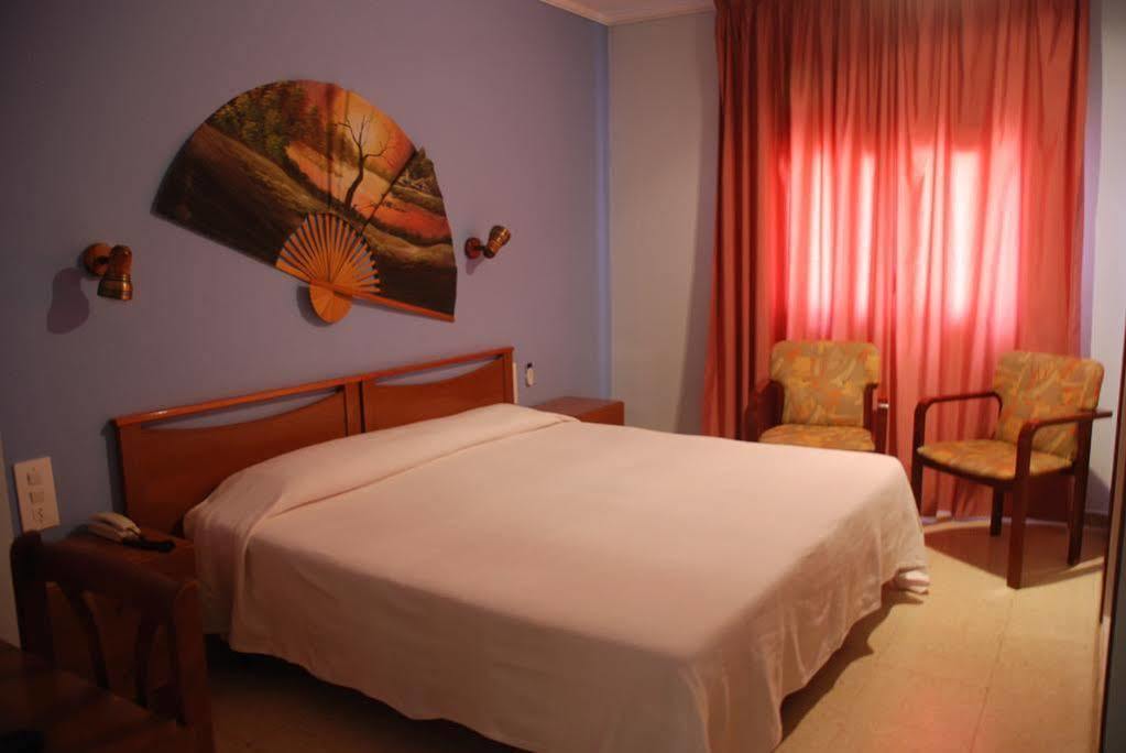 Hostal Torras Sant Hilari Sacalm Exteriör bild