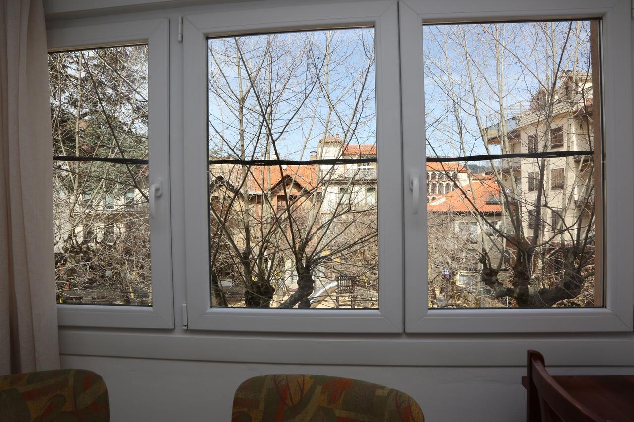 Hostal Torras Sant Hilari Sacalm Exteriör bild