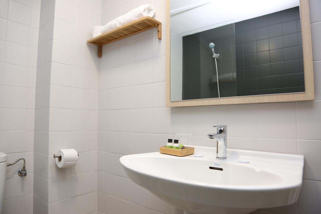 Hostal Torras Sant Hilari Sacalm Exteriör bild