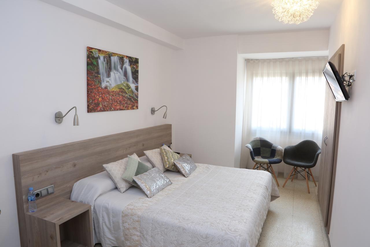 Hostal Torras Sant Hilari Sacalm Exteriör bild