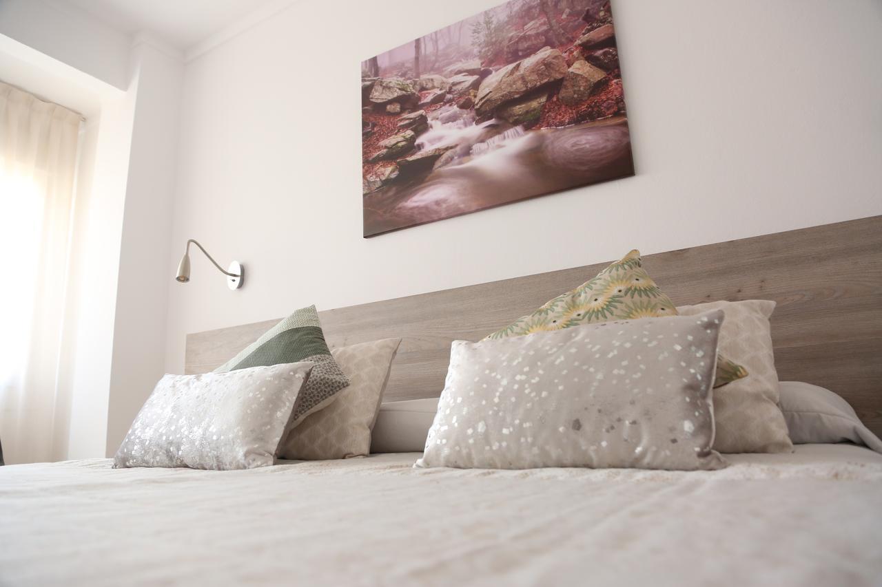 Hostal Torras Sant Hilari Sacalm Exteriör bild
