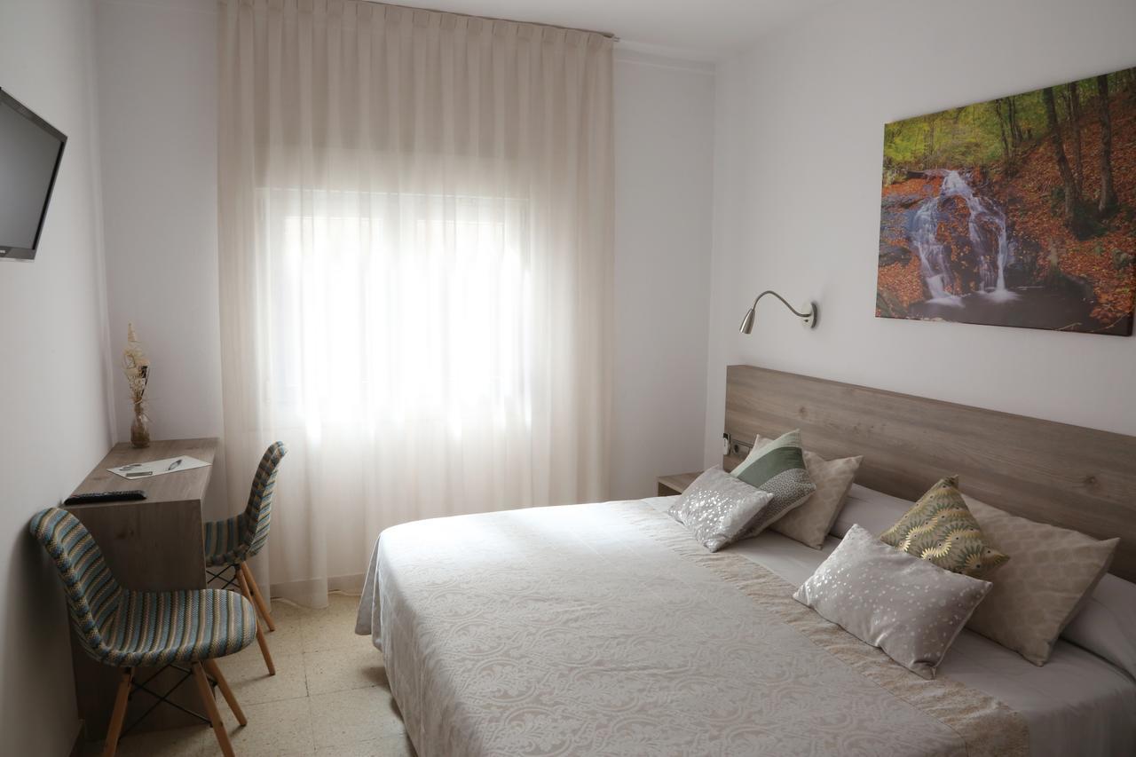 Hostal Torras Sant Hilari Sacalm Exteriör bild
