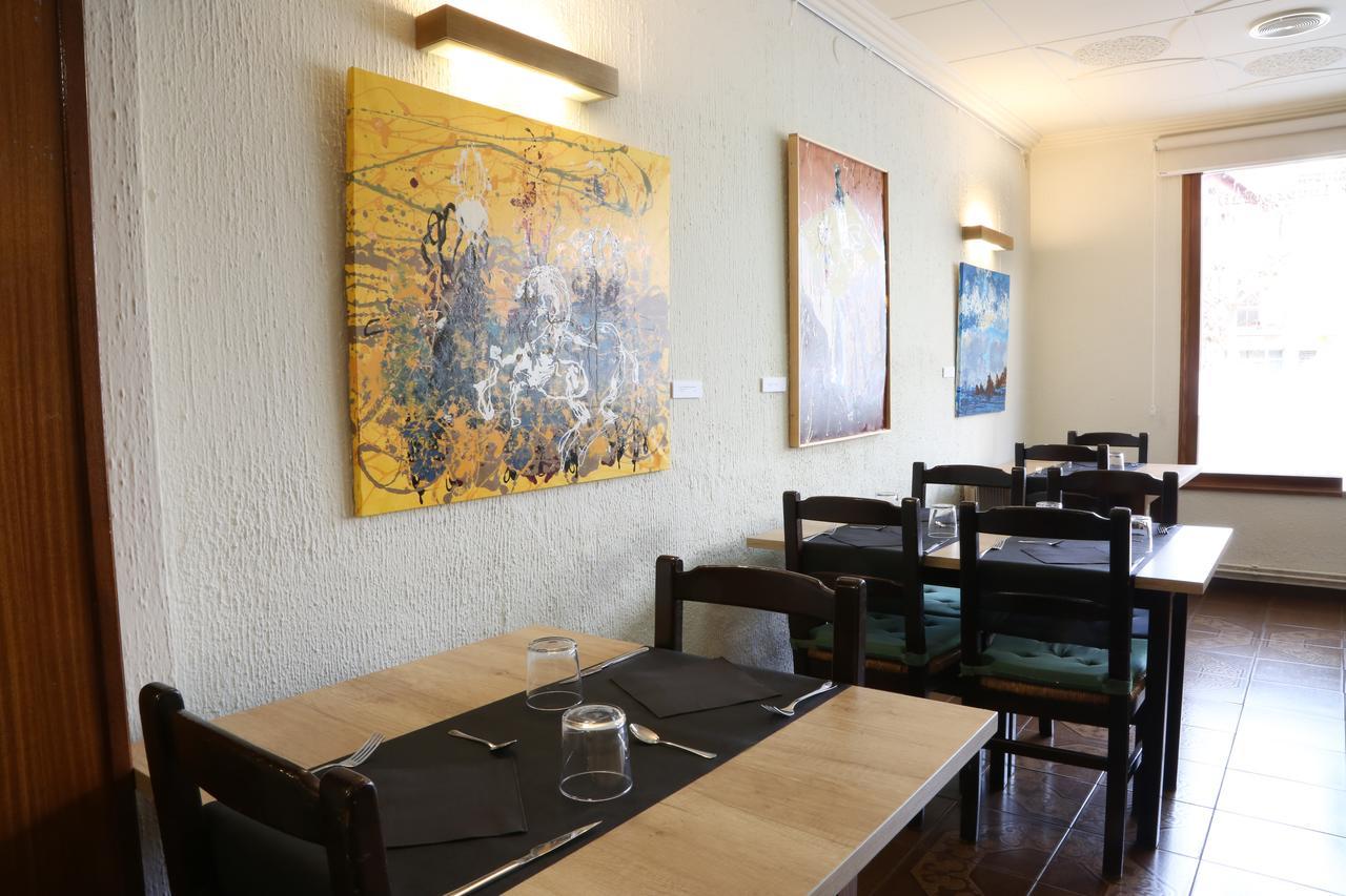 Hostal Torras Sant Hilari Sacalm Exteriör bild